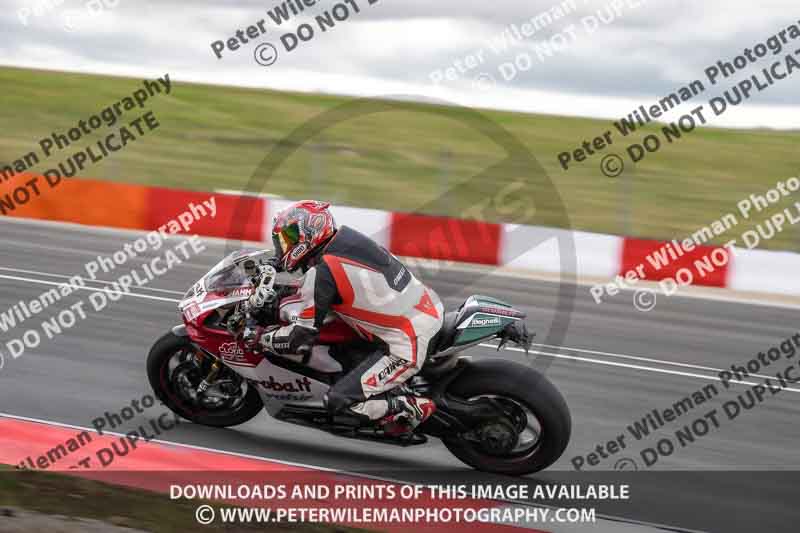 cadwell no limits trackday;cadwell park;cadwell park photographs;cadwell trackday photographs;enduro digital images;event digital images;eventdigitalimages;navarra;no limits trackdays;peter wileman photography;racing digital images;trackday digital images;trackday photos